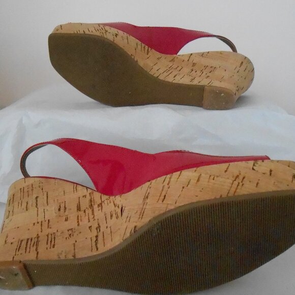 Marc Fisher Women's Fuchsia Pink Patent Leather Fostoria Wedge Heel Shoe-Size 6M - Picture 7 of 7